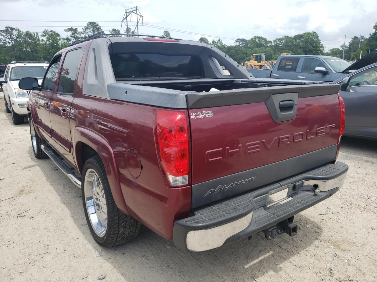 Photo 3 from auction – 2005 CHEVROLET AVALANCHE with VIN 3GNEC12Z45G217673