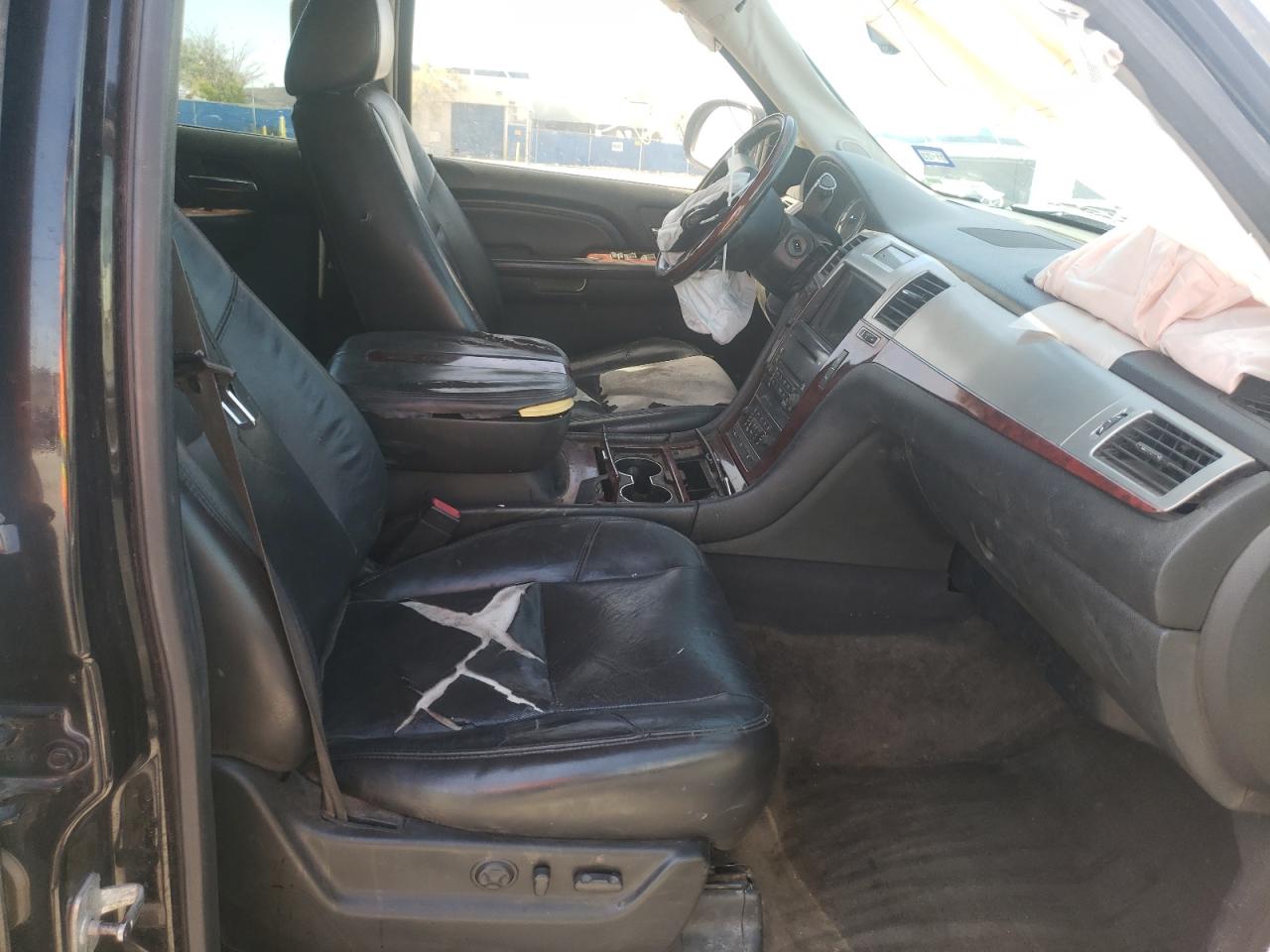 Photo 15 from auction – 2009 CADILLAC ESCALADE S with VIN 1GYFC53279R116262