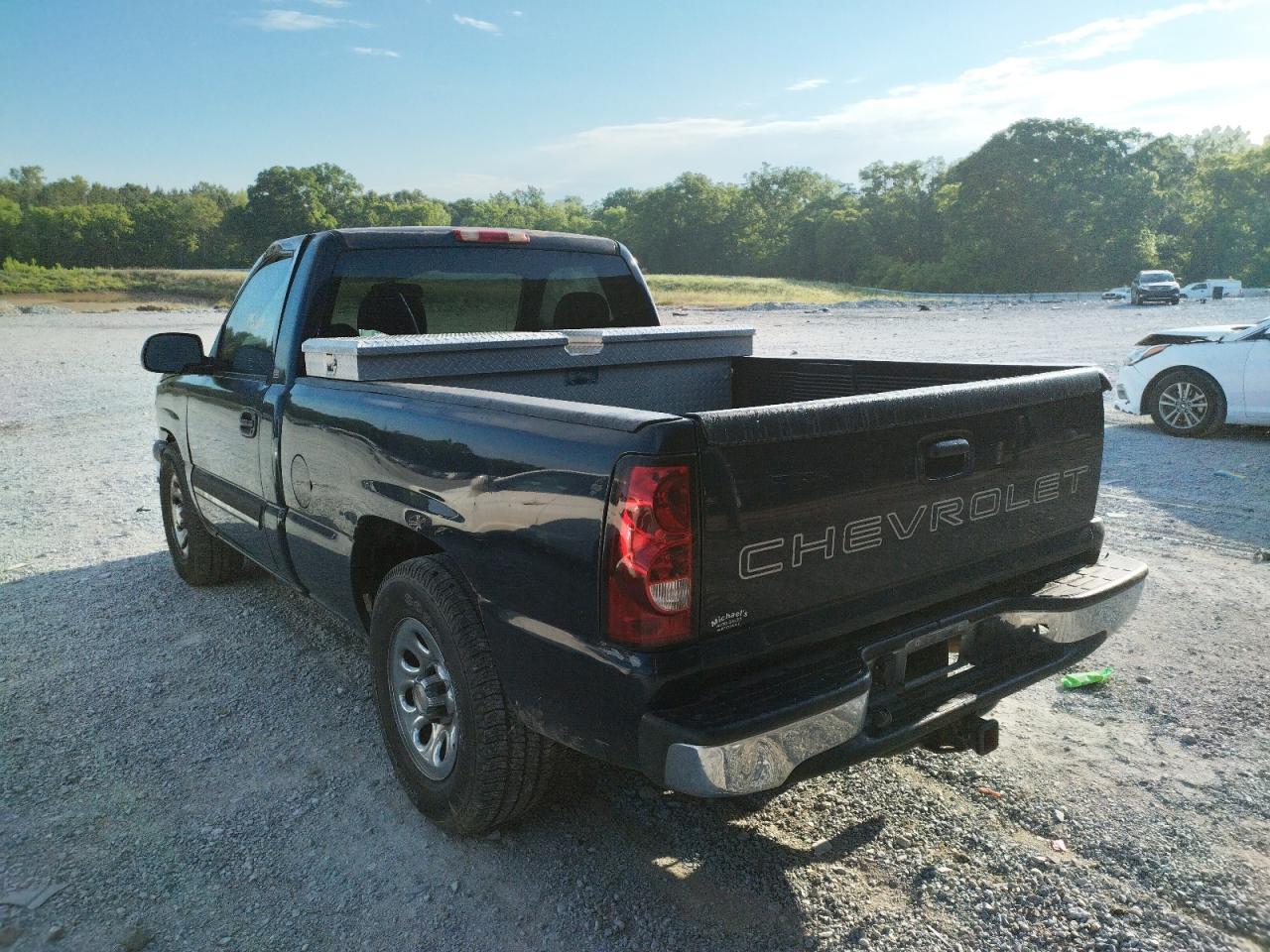 Photo 3 from auction – 2005 CHEVROLET SILVERADO with VIN 1GCEC14X25Z203646