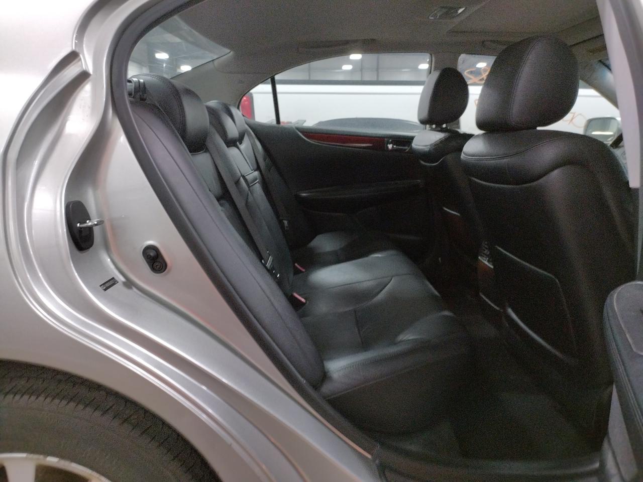 Photo 6 from auction – 2004 LEXUS ES 330 with VIN JTHBA30G245021167
