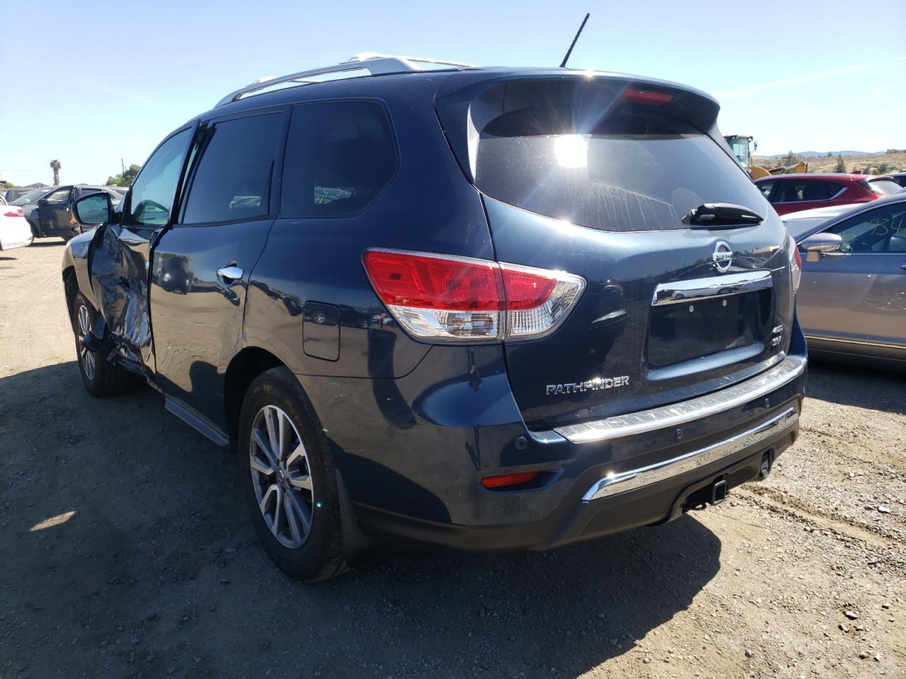 Photo 3 from auction – 2014 NISSAN PATHFINDER with VIN 5N1AR2MM4EC720485