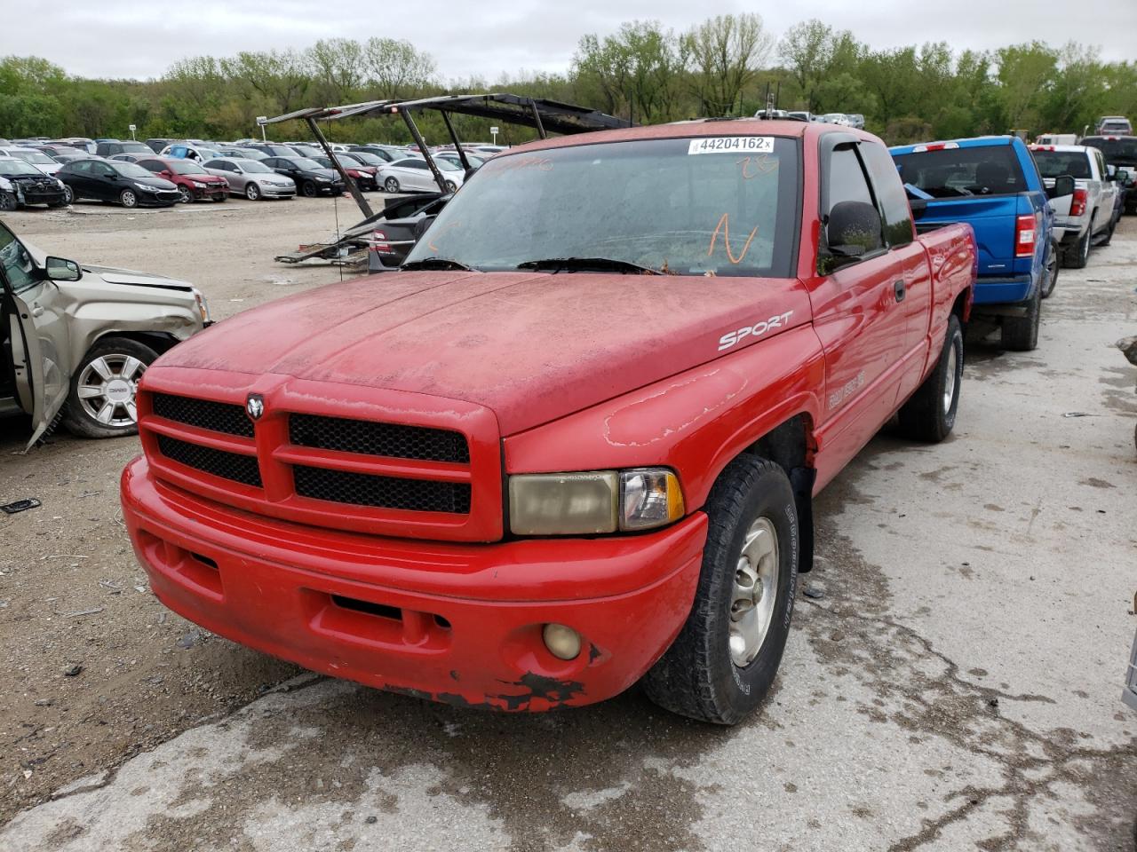 Photo 2 from auction – 1999 DODGE RAM 1500 with VIN 3B7HC13Z8XM597920