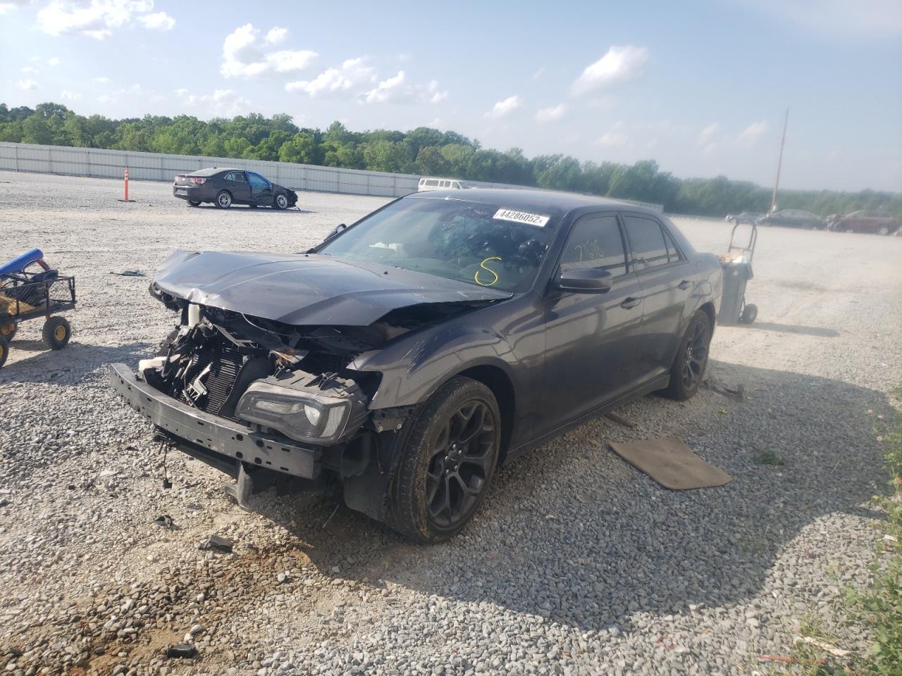 Photo 2 from auction – 2019 CHRYSLER 300 S with VIN 2C3CCABGXKH515482