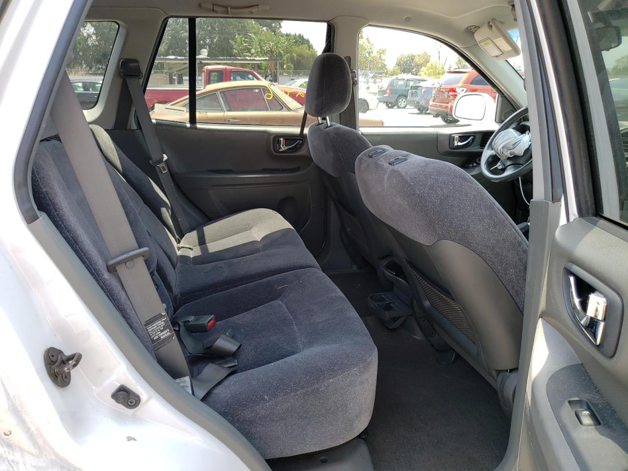 Photo 6 from auction – 2002 HYUNDAI SANTA FE G with VIN KM8SC13D52U272877