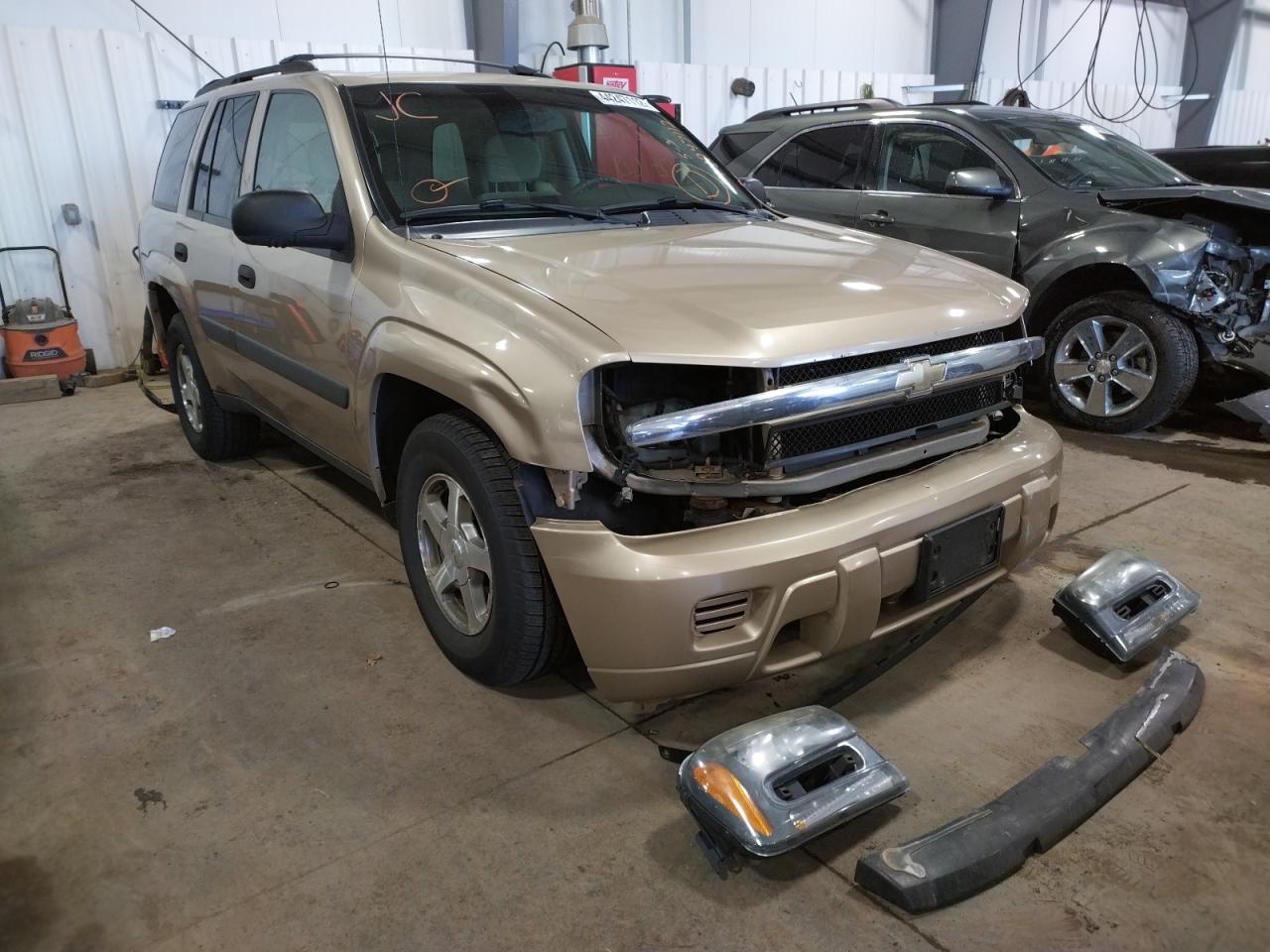 CHEVROLET TRAILBLAZE 2005 with VIN 1GNDT13S852161288 - Photo from auction