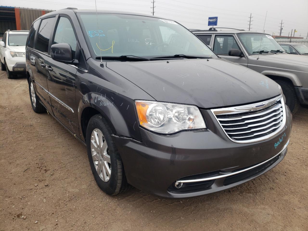 Photo 1 from auction – 2015 CHRYSLER TOWN & COU with VIN 2C4RC1BG0FR716054