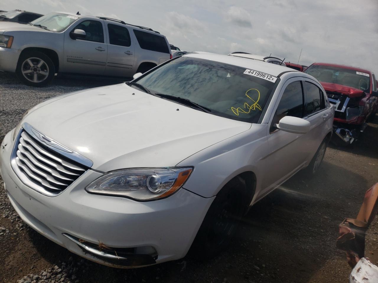 Photo 2 from auction – 2014 CHRYSLER 200 LX with VIN 1C3CCBAB1EN168552