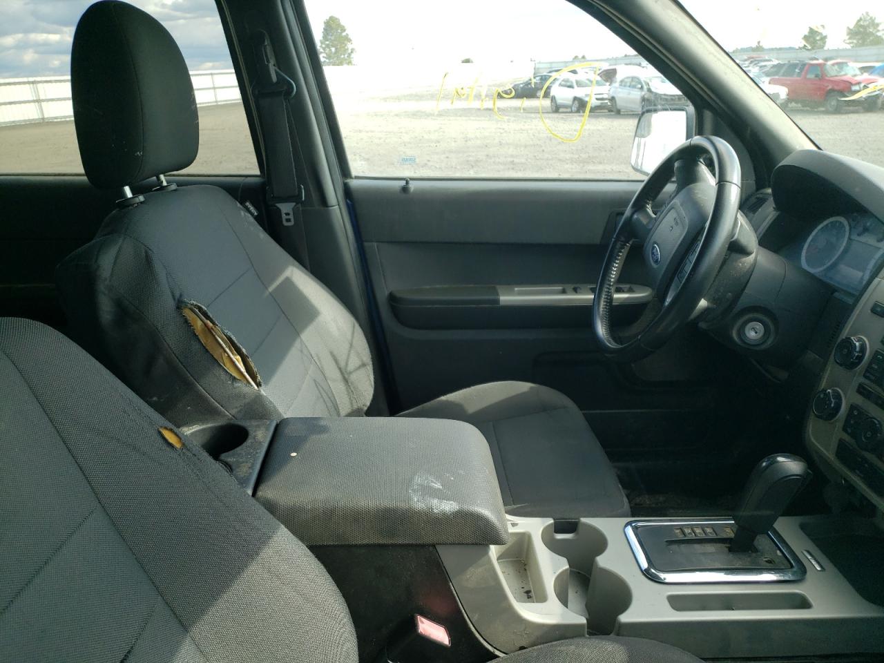 Photo 5 from auction – 2011 FORD ESCAPE XLT with VIN 1FMCU9D73BKA82158