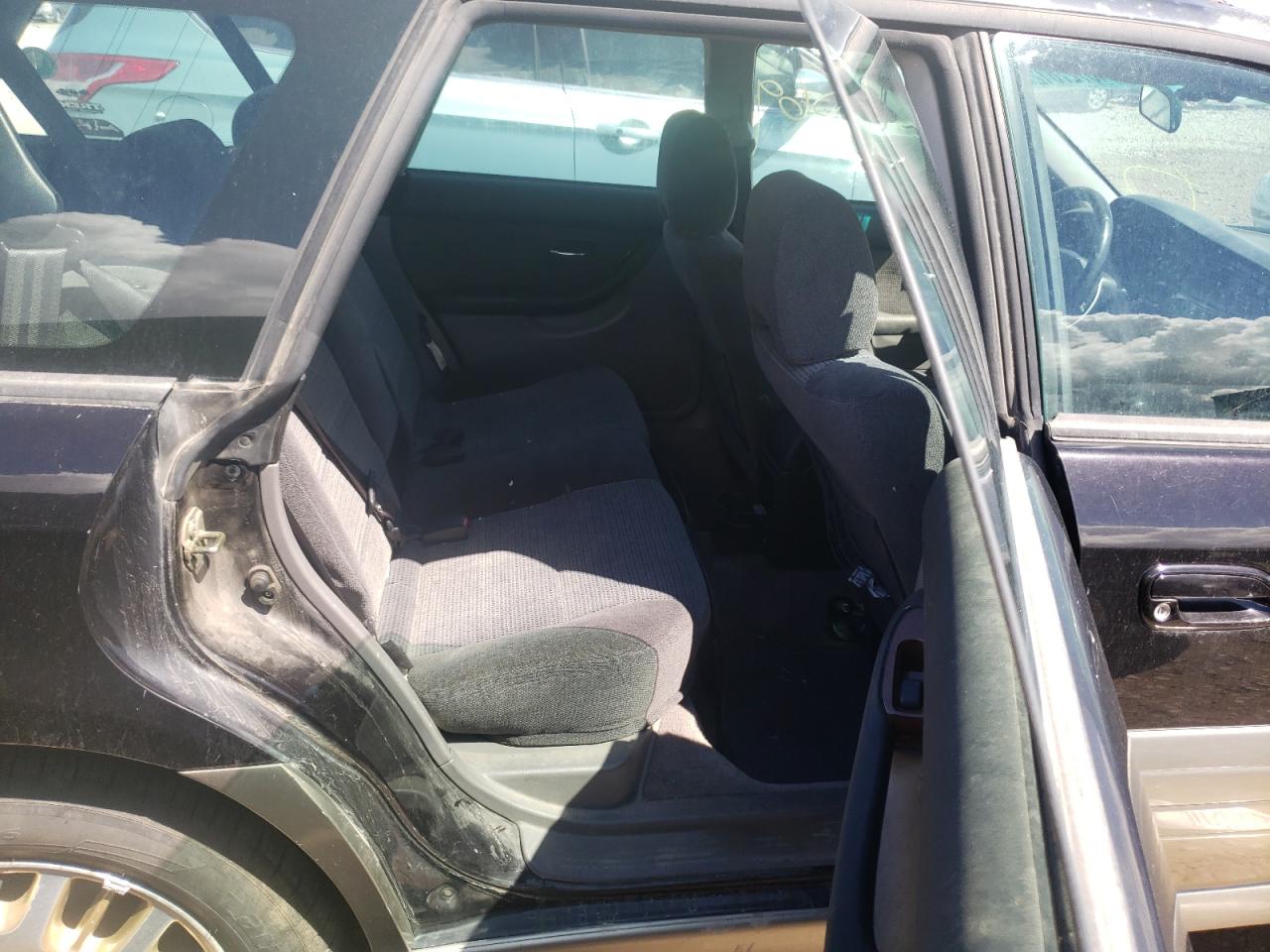 Photo 6 from auction – 2003 SUBARU LEGACY OUT with VIN 4S3BH895237644027