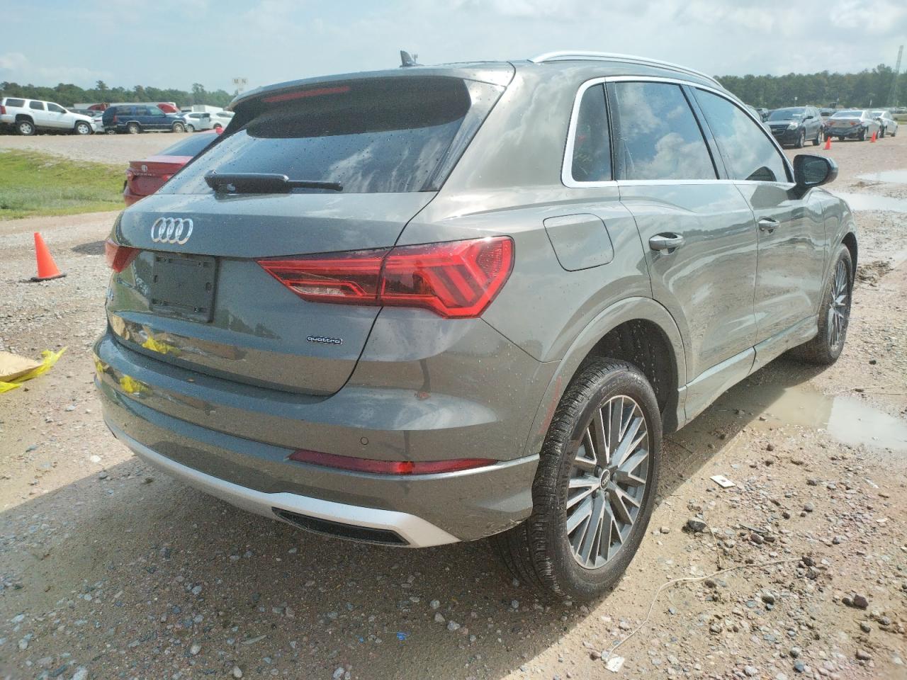 Photo 4 from auction – 2022 AUDI Q3 PREMIUM with VIN WA1BUCF3XN1009283