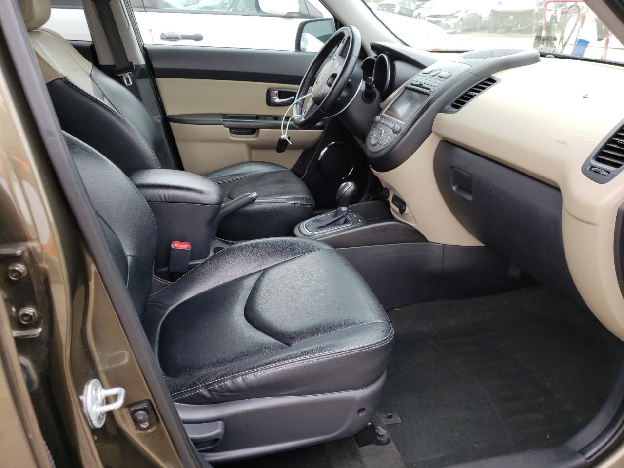 Photo 5 from auction – 2013 KIA SOUL + with VIN KNDJT2A65D7545277