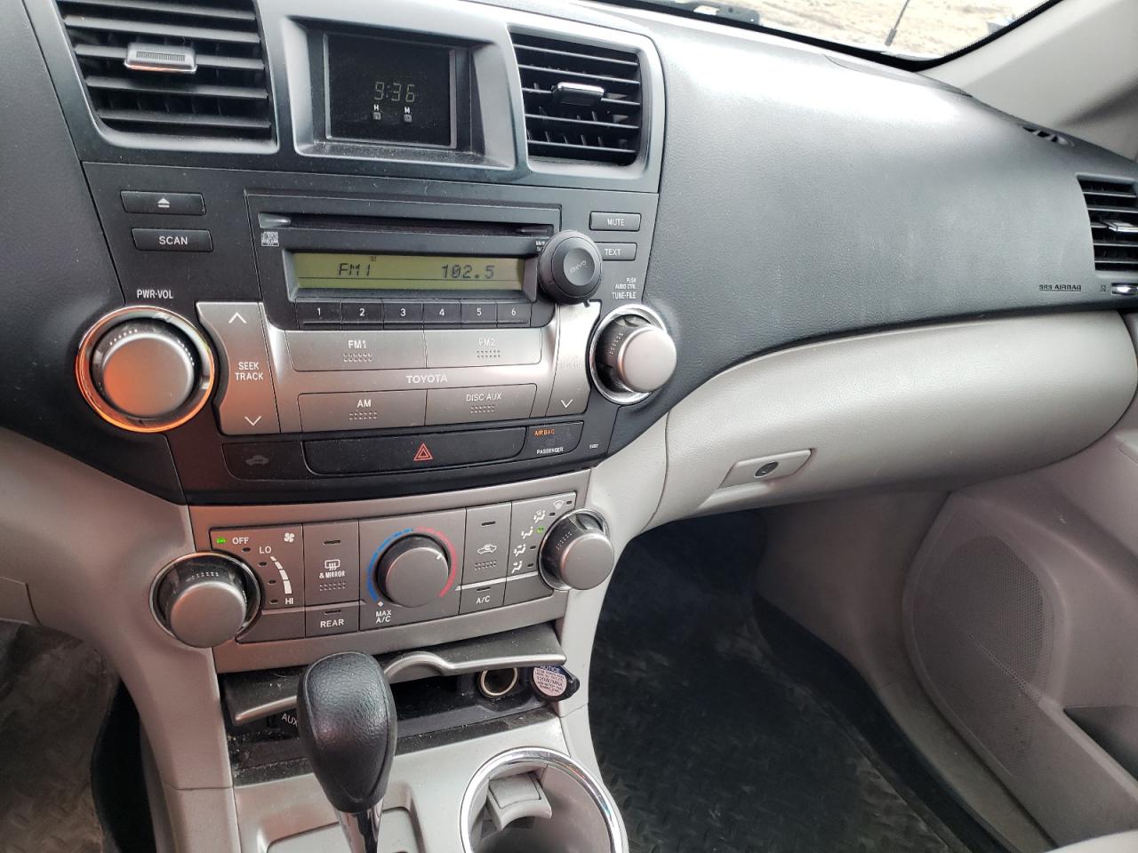 Photo 9 from auction – 2010 TOYOTA HIGHLANDER with VIN 5TDBK3EH3AS016694