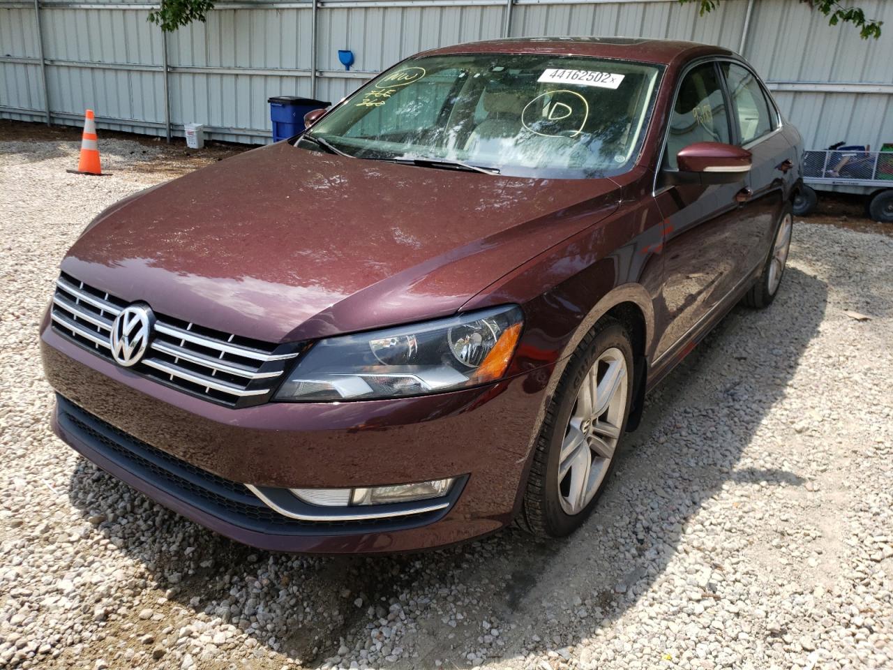 Photo 2 from auction – 2014 VOLKSWAGEN PASSAT SEL with VIN 1VWCN7A34EC053853