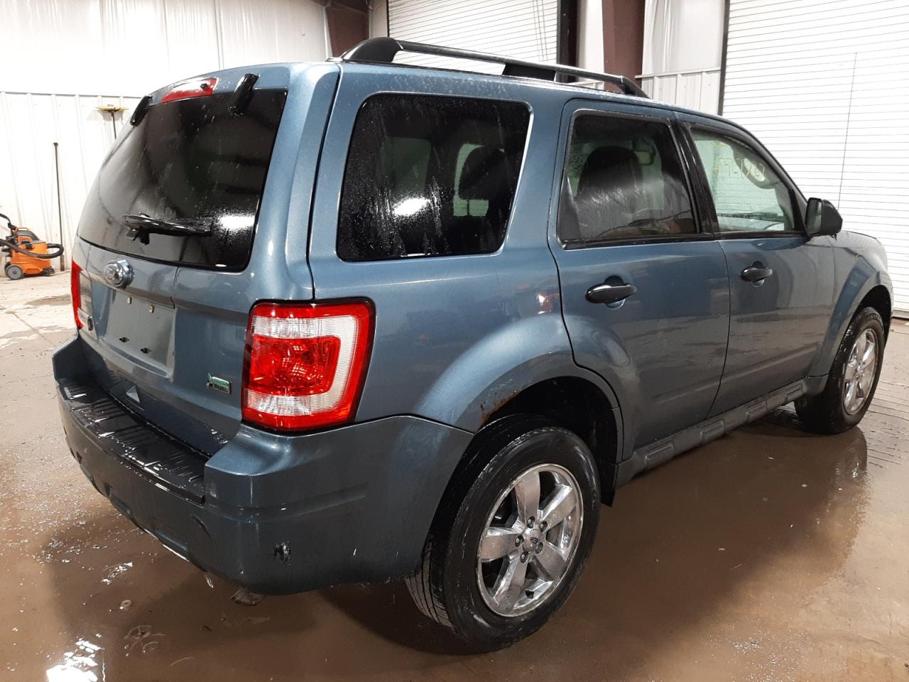 Photo 4 from auction – 2010 FORD ESCAPE XLT with VIN 1FMCU9DG7AKD38154