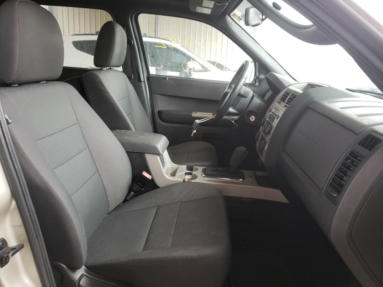 Photo 19 from auction – 2011 FORD ESCAPE XLT with VIN 1FMCU0DG4BKC03842