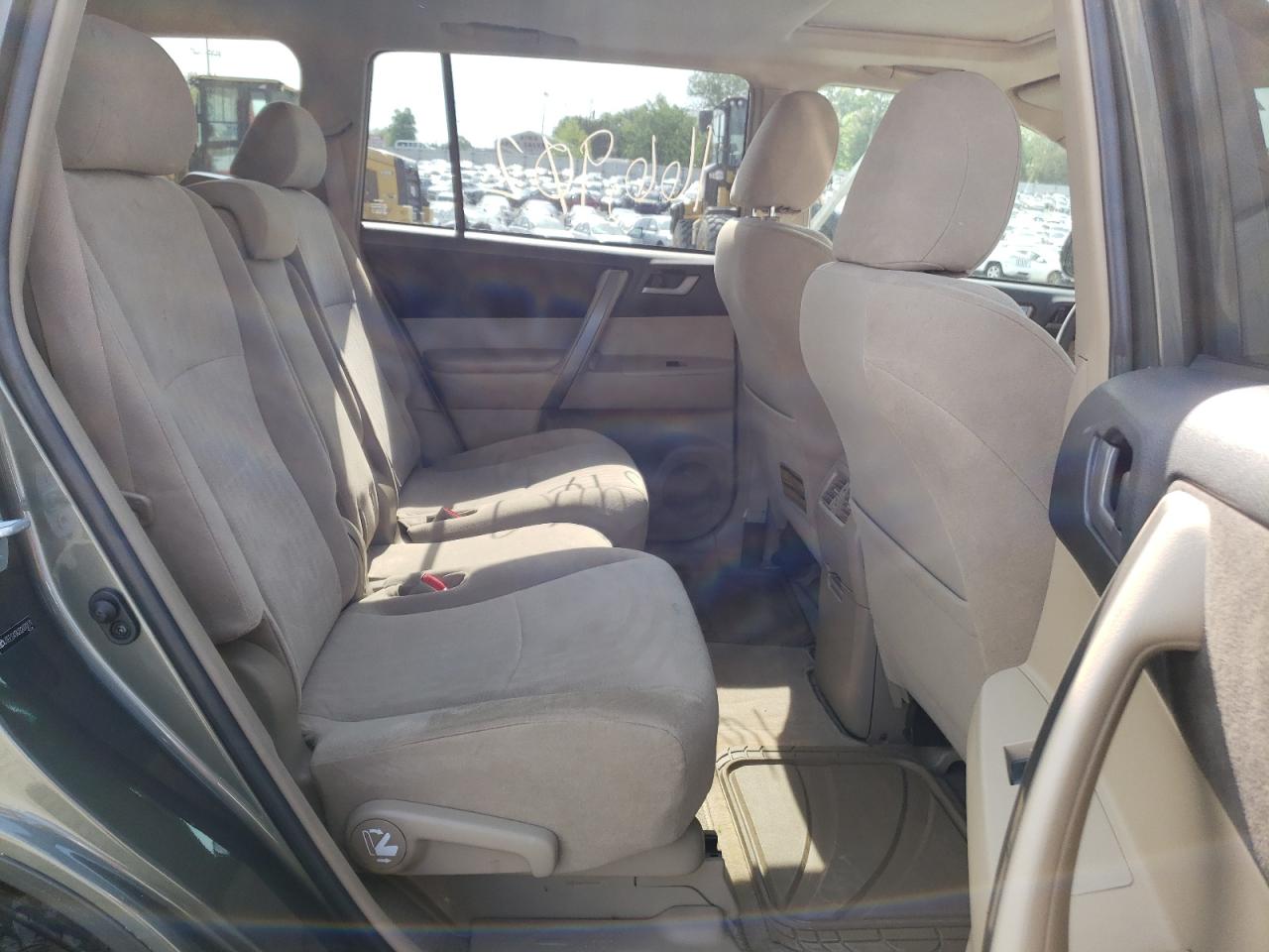 Photo 6 from auction – 2008 TOYOTA HIGHLANDER with VIN JTEES43A282070171