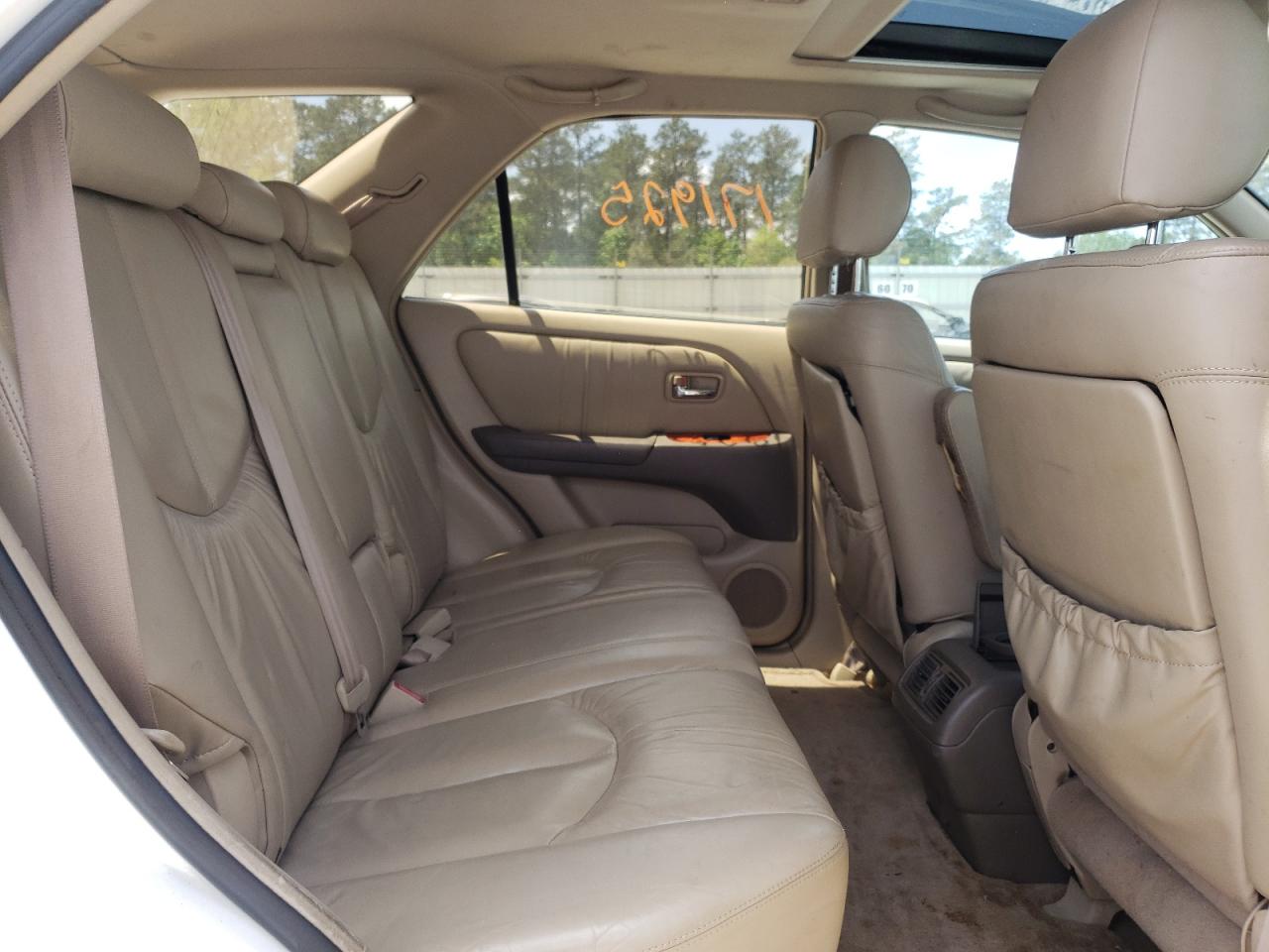 Photo 6 from auction – 2001 LEXUS RX 300 with VIN JTJGF10U810093046