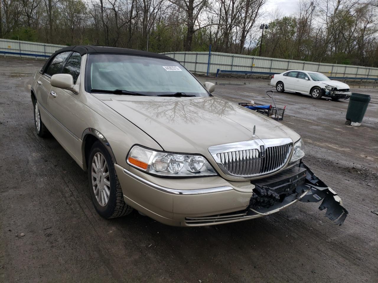 LINCOLN TOWN CAR S 2005 with VIN 1LNHM81W95Y620522 - Photo from auction