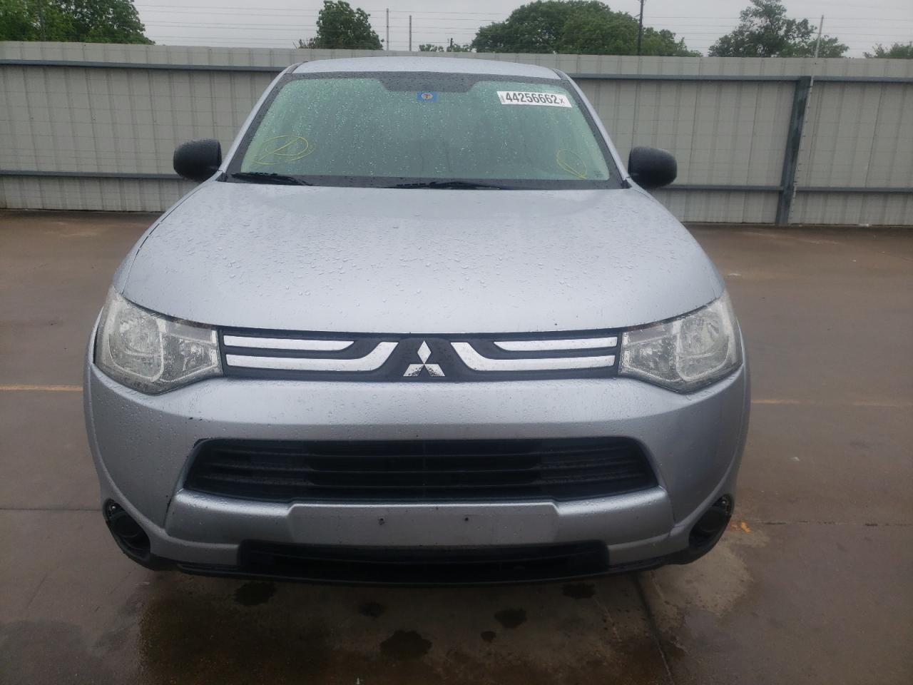 Photo 9 from auction – 2014 MITSUBISHI OUTLANDER with VIN JA4AD2A39EZ004588