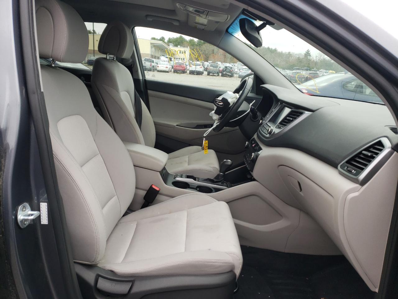 Photo 5 from auction – 2018 HYUNDAI TUCSON VAL with VIN KM8J3CA25JU647657