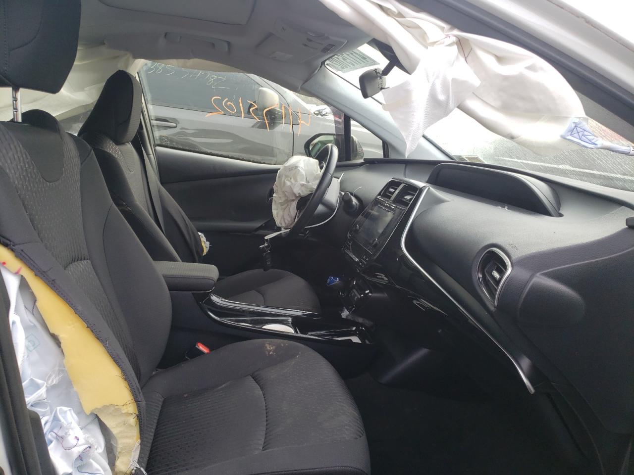 Photo 5 from auction – 2016 TOYOTA PRIUS with VIN JTDKARFU2G3001356