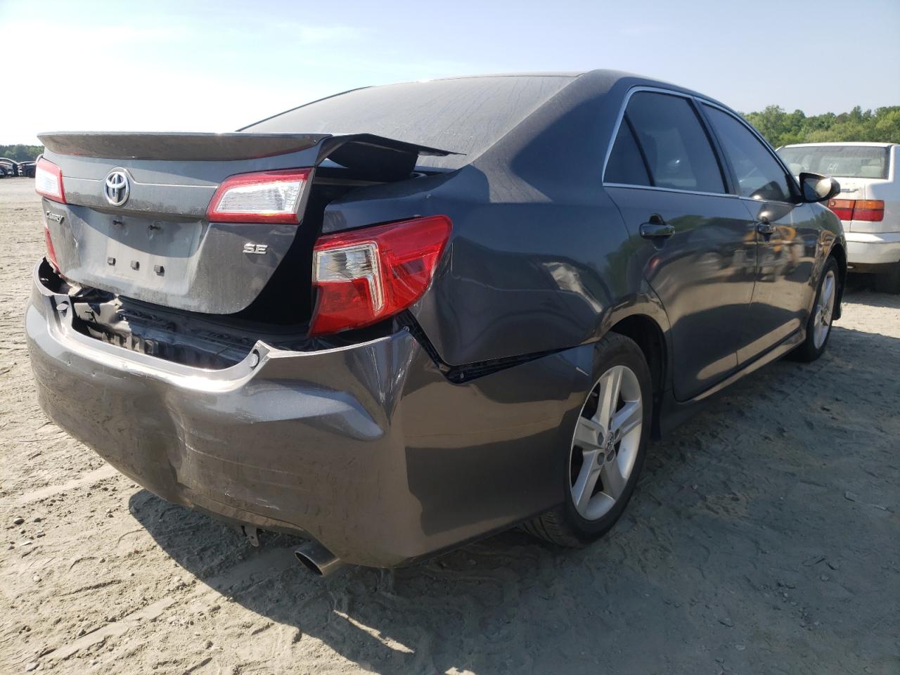 Photo 4 from auction – 2014 TOYOTA CAMRY L with VIN 4T1BF1FK1EU327377