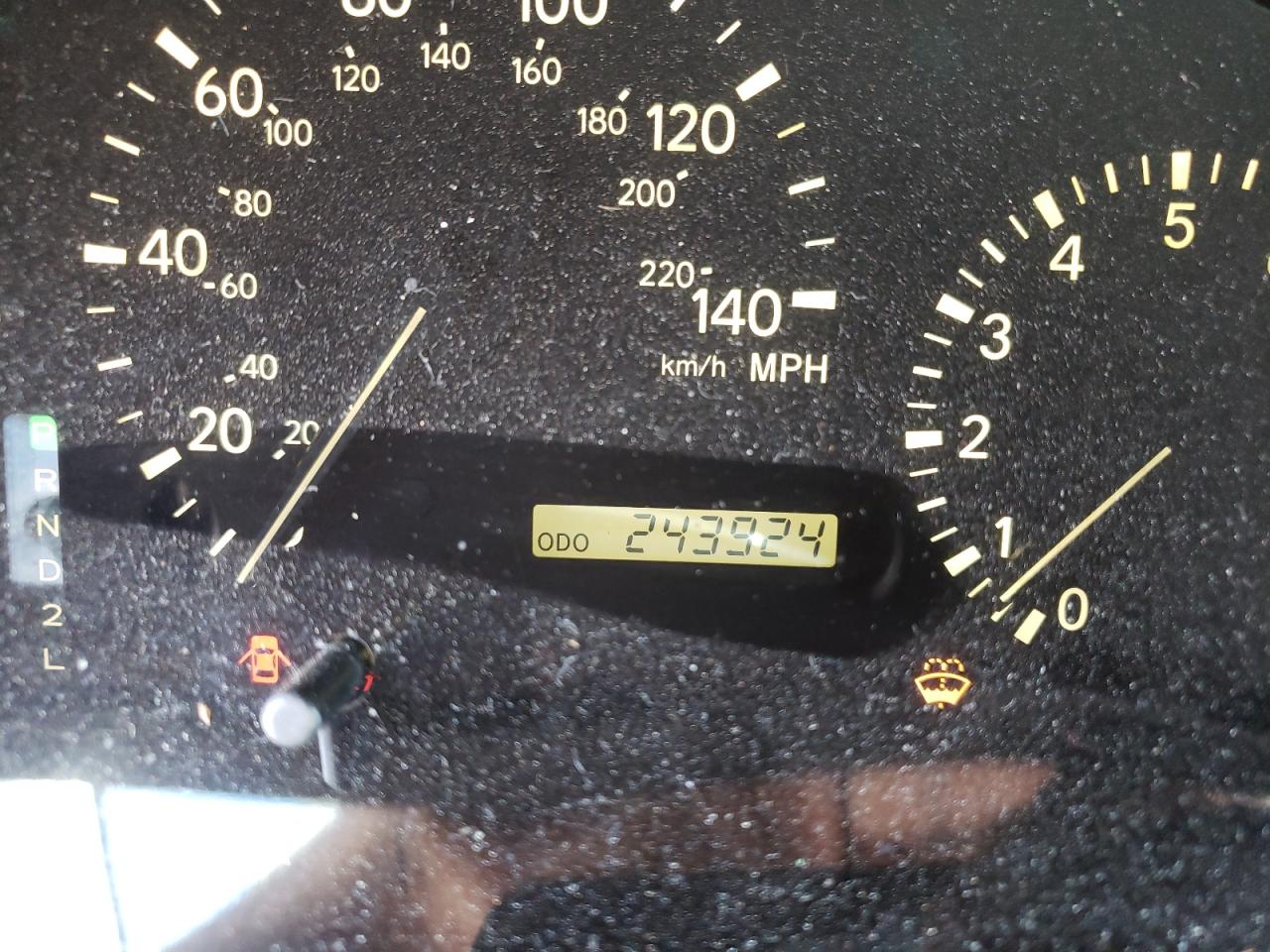 Photo 8 from auction – 2002 LEXUS RX 300 with VIN JTJGF10U320133616