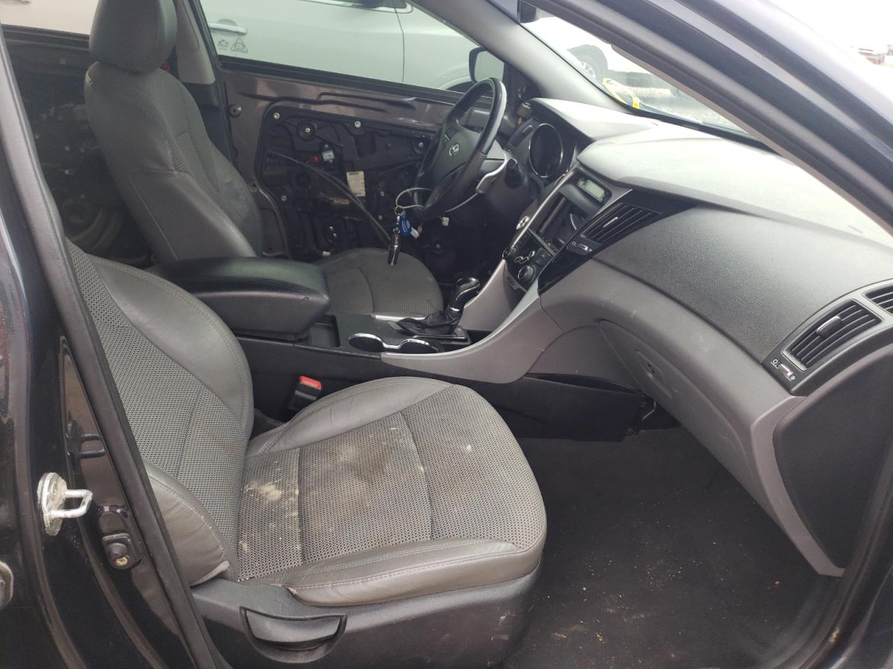 Photo 5 from auction – 2011 HYUNDAI SONATA SE with VIN 5NPEC4AC4BH102288