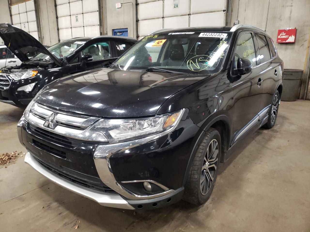 Photo 2 from auction – 2016 MITSUBISHI OUTLANDER with VIN JA4JZ4AX6GZ022002