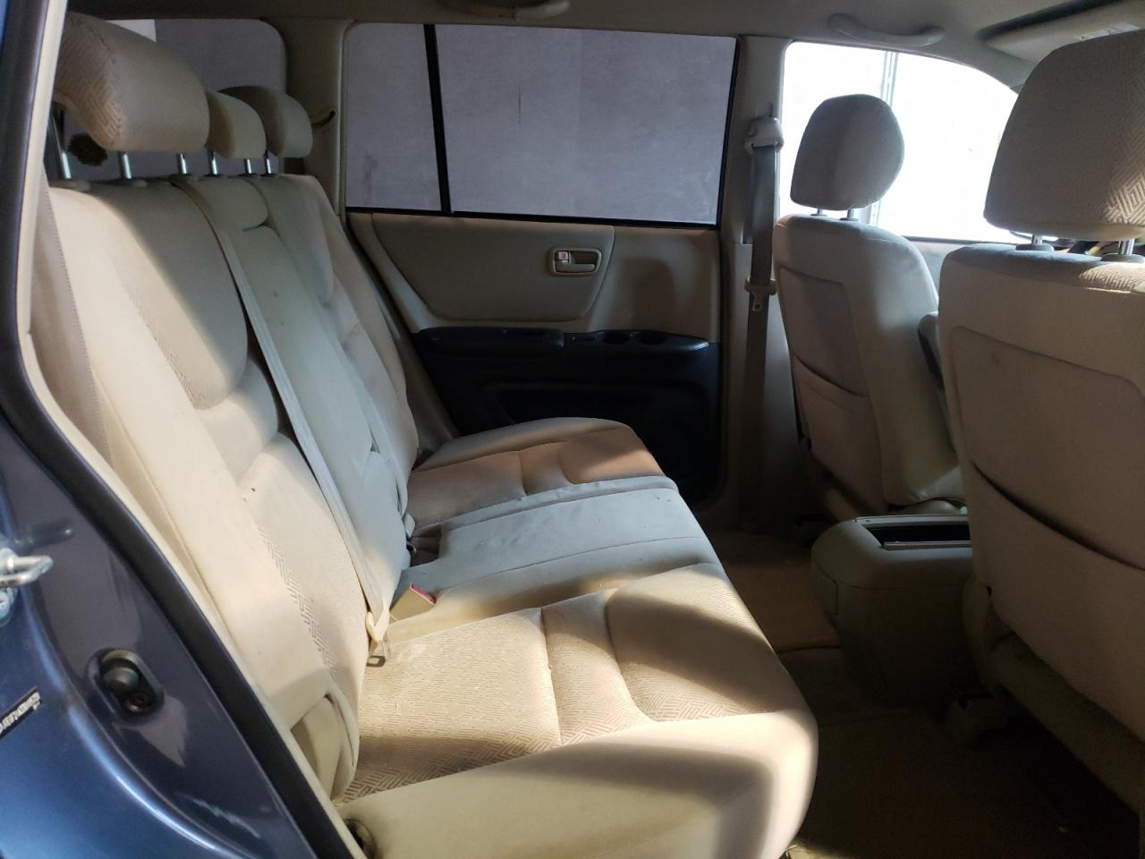 Photo 6 from auction – 2003 TOYOTA HIGHLANDER with VIN JTEGF21A330105731