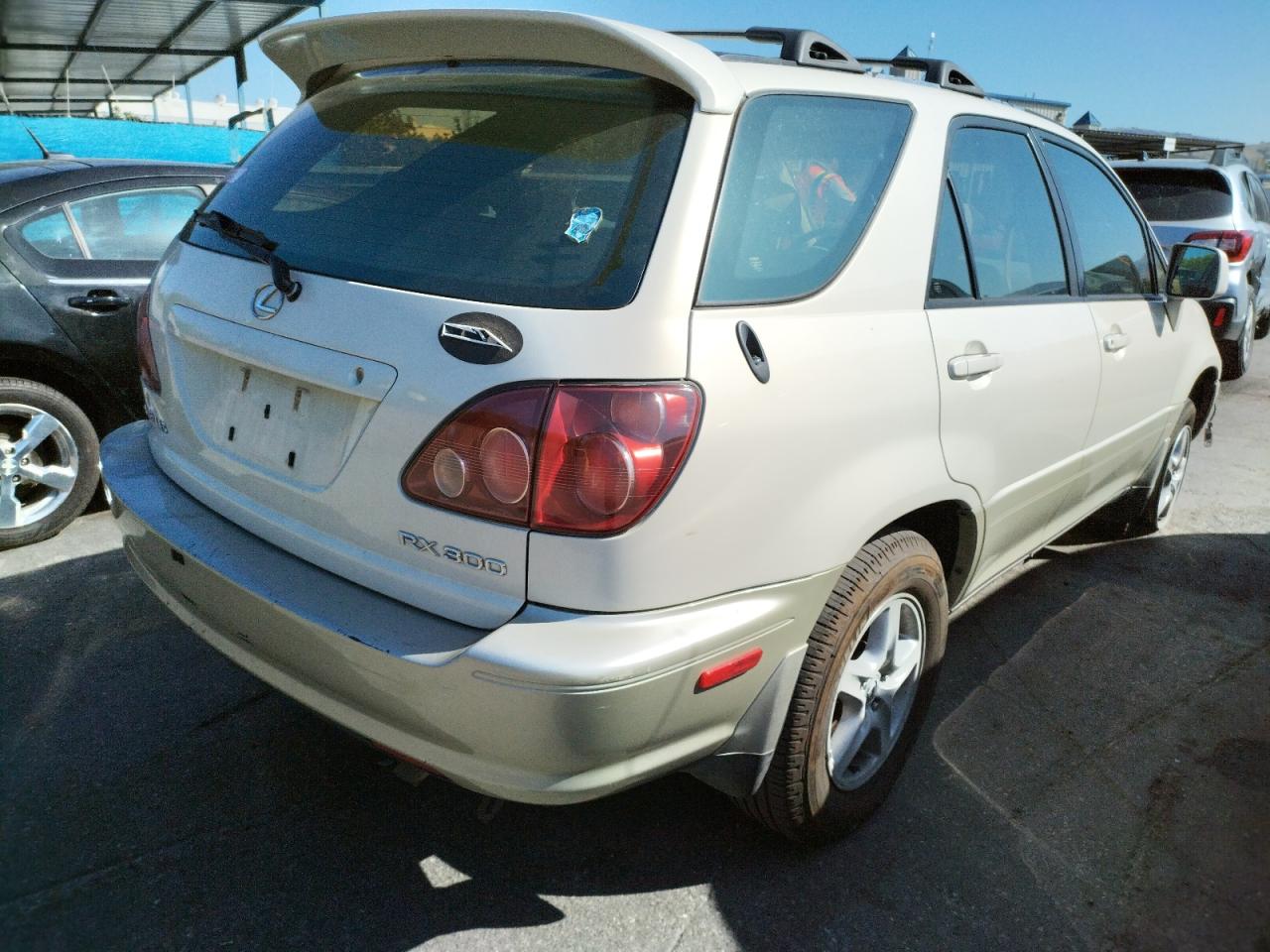 Photo 4 from auction – 2000 LEXUS RX 300 with VIN JT6GF10U2Y0076201