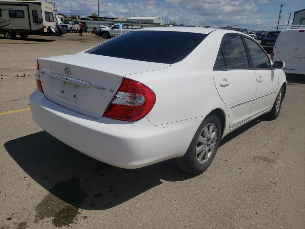 Photo 4 from auction – 2004 TOYOTA CAMRY LE with VIN JTDBE32KX40269817