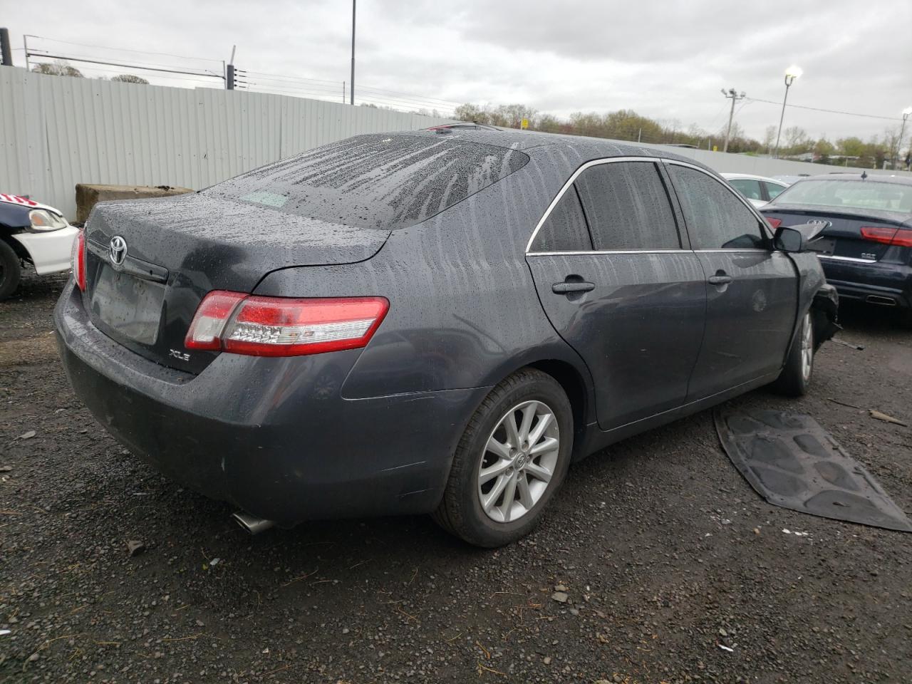 Photo 4 from auction – 2011 TOYOTA CAMRY BASE with VIN 4T1BF3EK6BU195435
