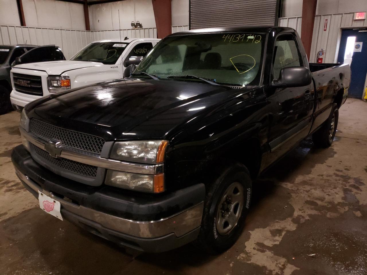 Photo 2 from auction – 2004 CHEVROLET SILVERADO with VIN 1GCEK14V94E231399