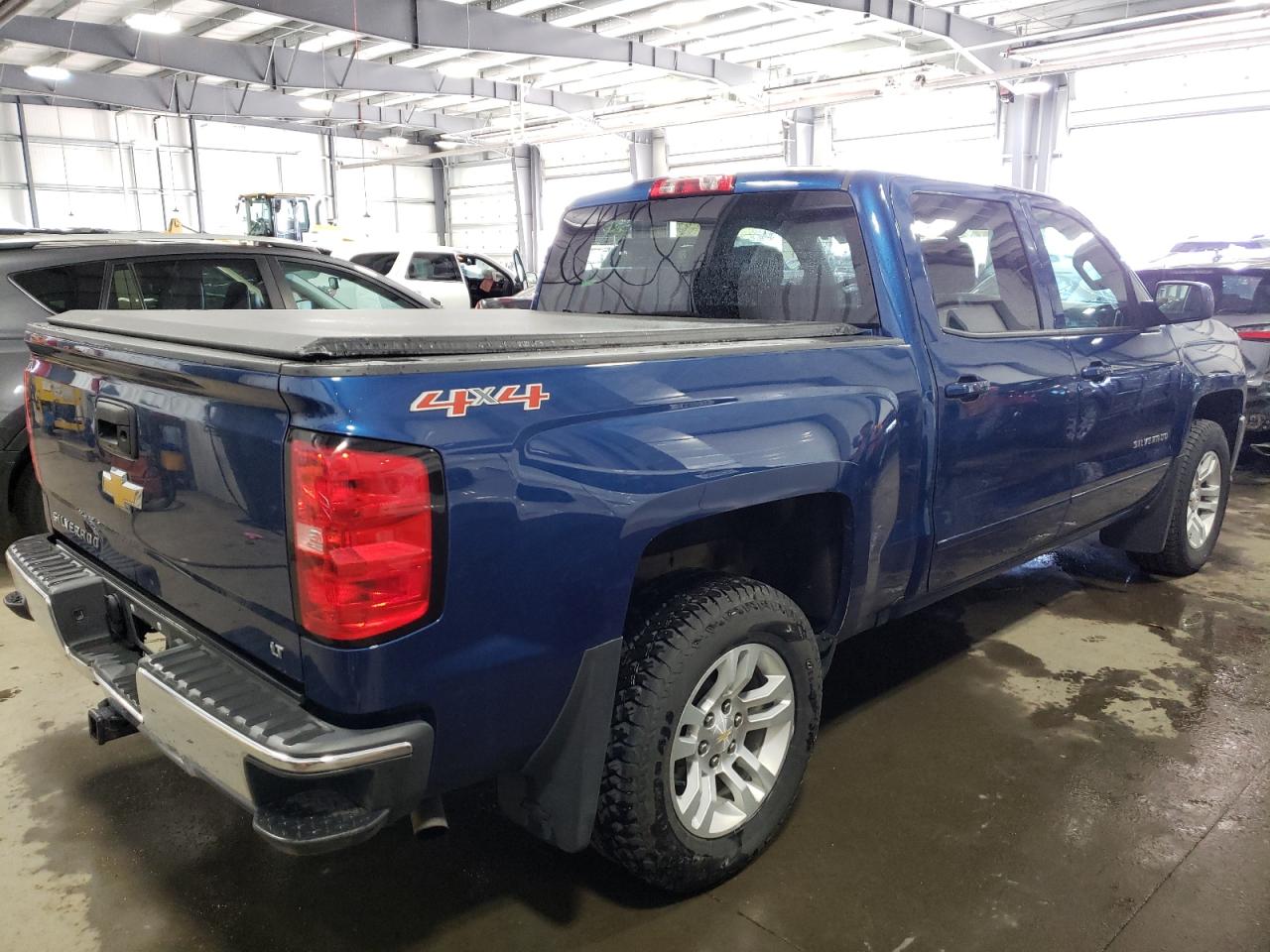 Photo 4 from auction – 2017 CHEVROLET SILVERADO with VIN 3GCUKREC8HG263203