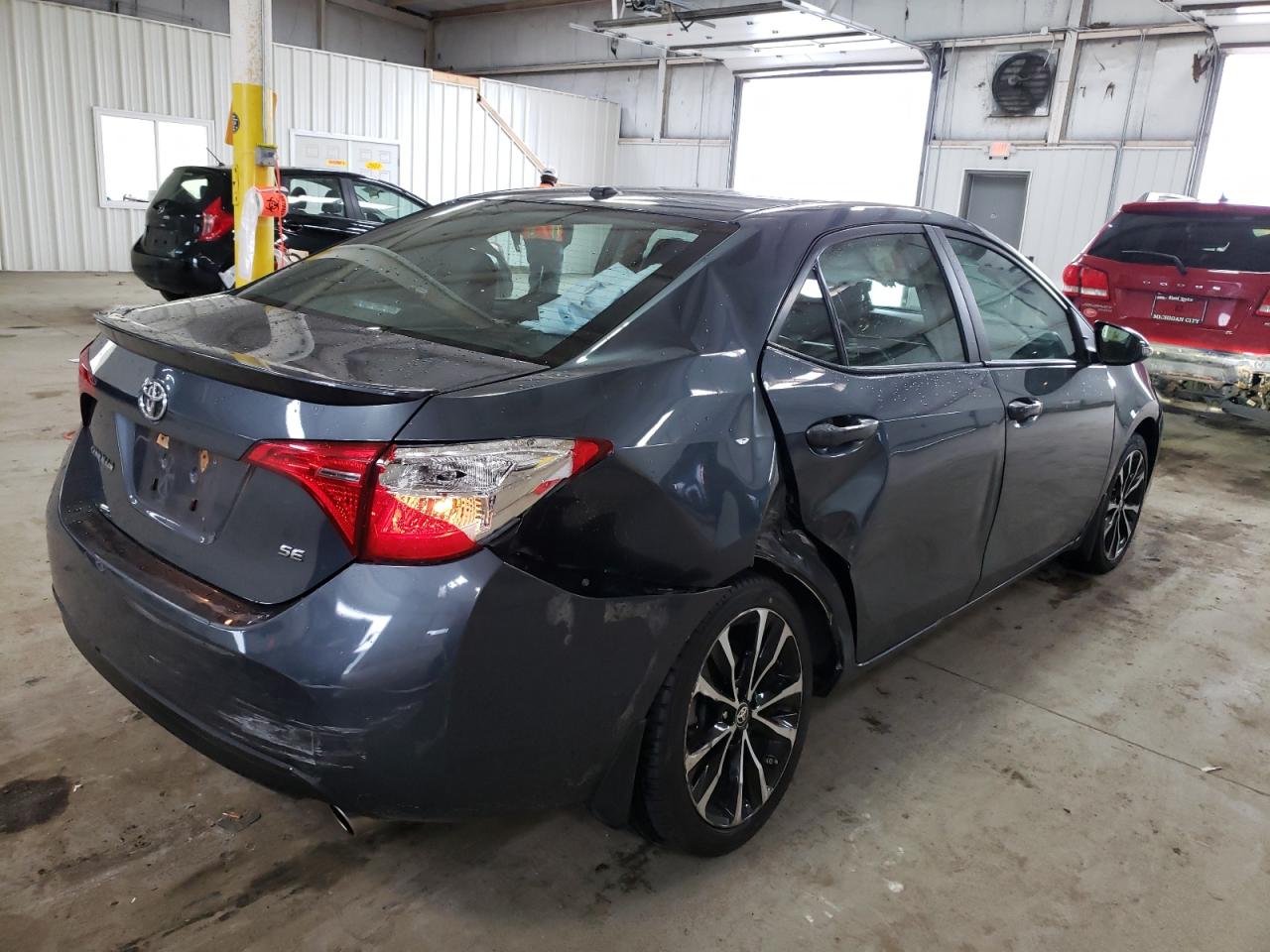 Photo 4 from auction – 2018 TOYOTA COROLLA L with VIN 2T1BURHE9JC092718