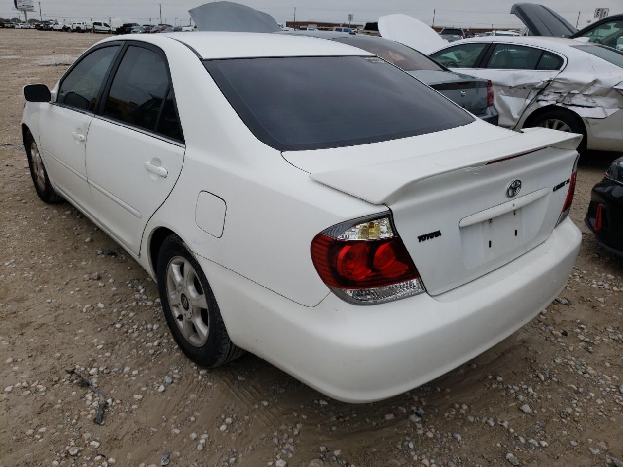Photo 3 from auction – 2005 TOYOTA CAMRY LE with VIN 4T1BE32K35U552209
