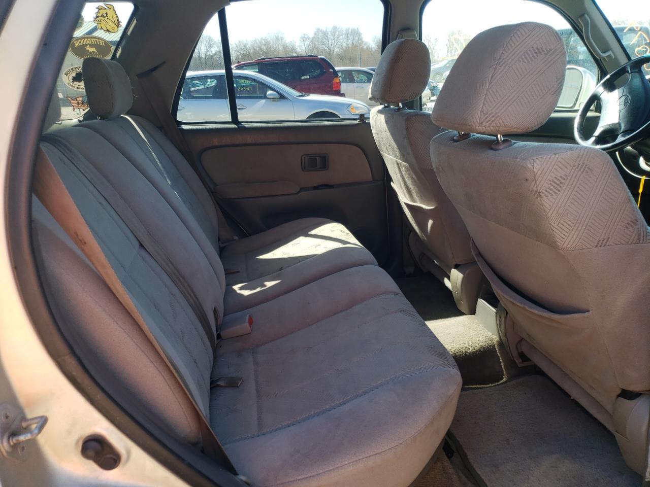 Photo 6 from auction – 2002 TOYOTA 4RUNNER SR with VIN JT3HN86R720374007