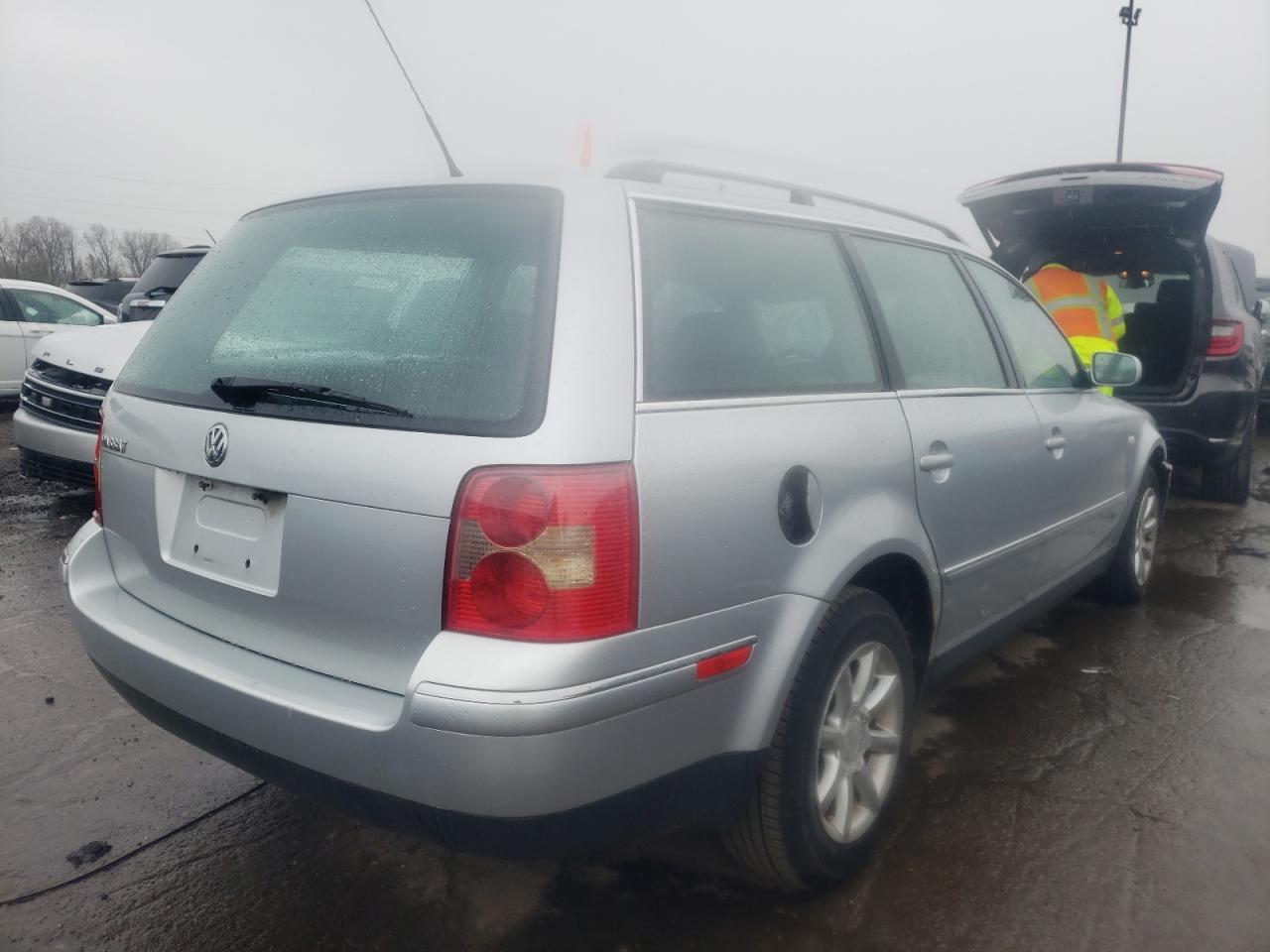 Photo 4 from auction – 2004 VOLKSWAGEN PASSAT GLS with VIN WVWVD63B64E024127