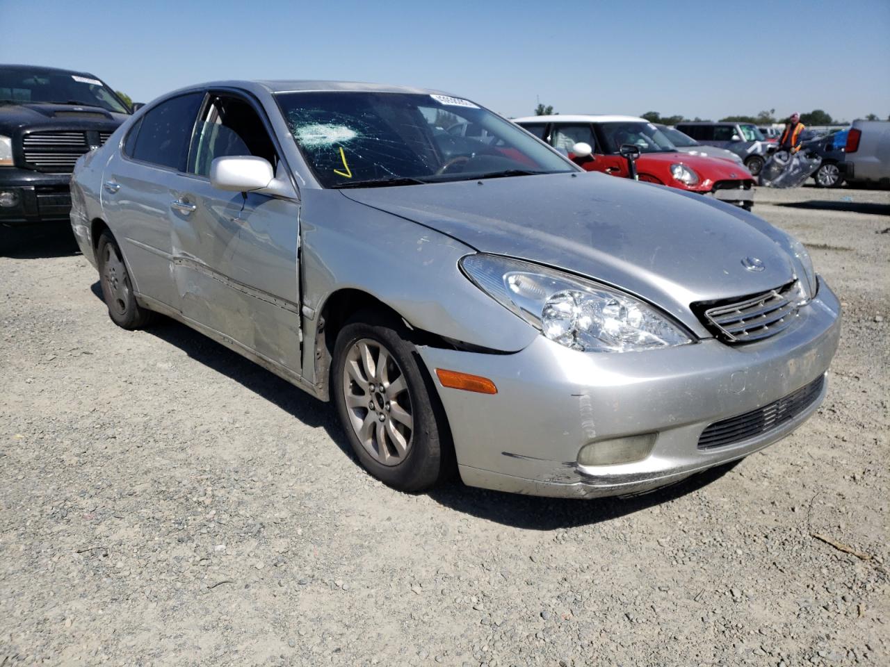 LEXUS ES 2002 with VIN JTHBF30G420024146 - Photo from auction