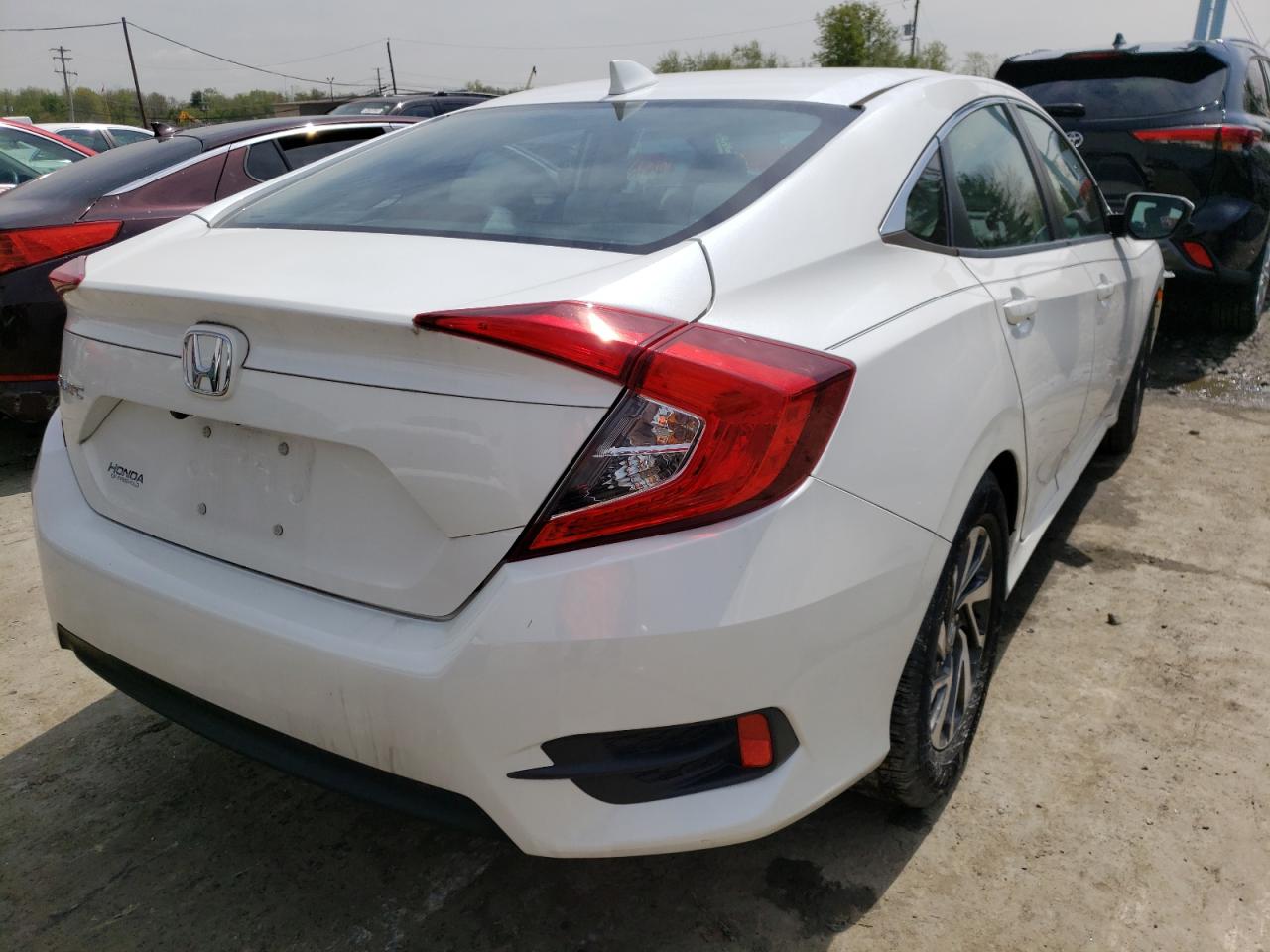 Photo 4 from auction – 2017 HONDA CIVIC EX with VIN 19XFC2F72HE207025