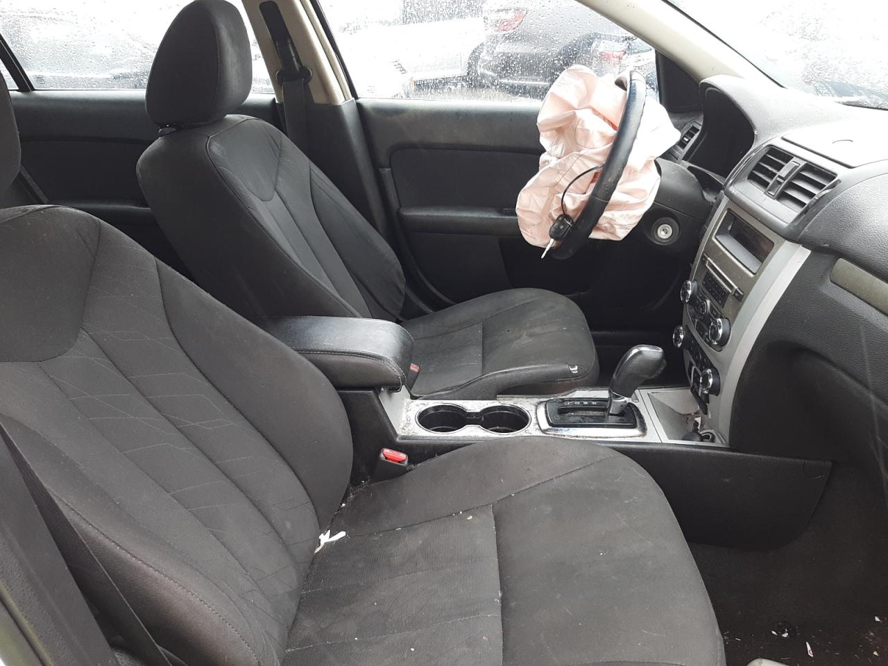 Photo 5 from auction – 2010 MERCURY MILAN with VIN 3MEHM0HAXAR615904