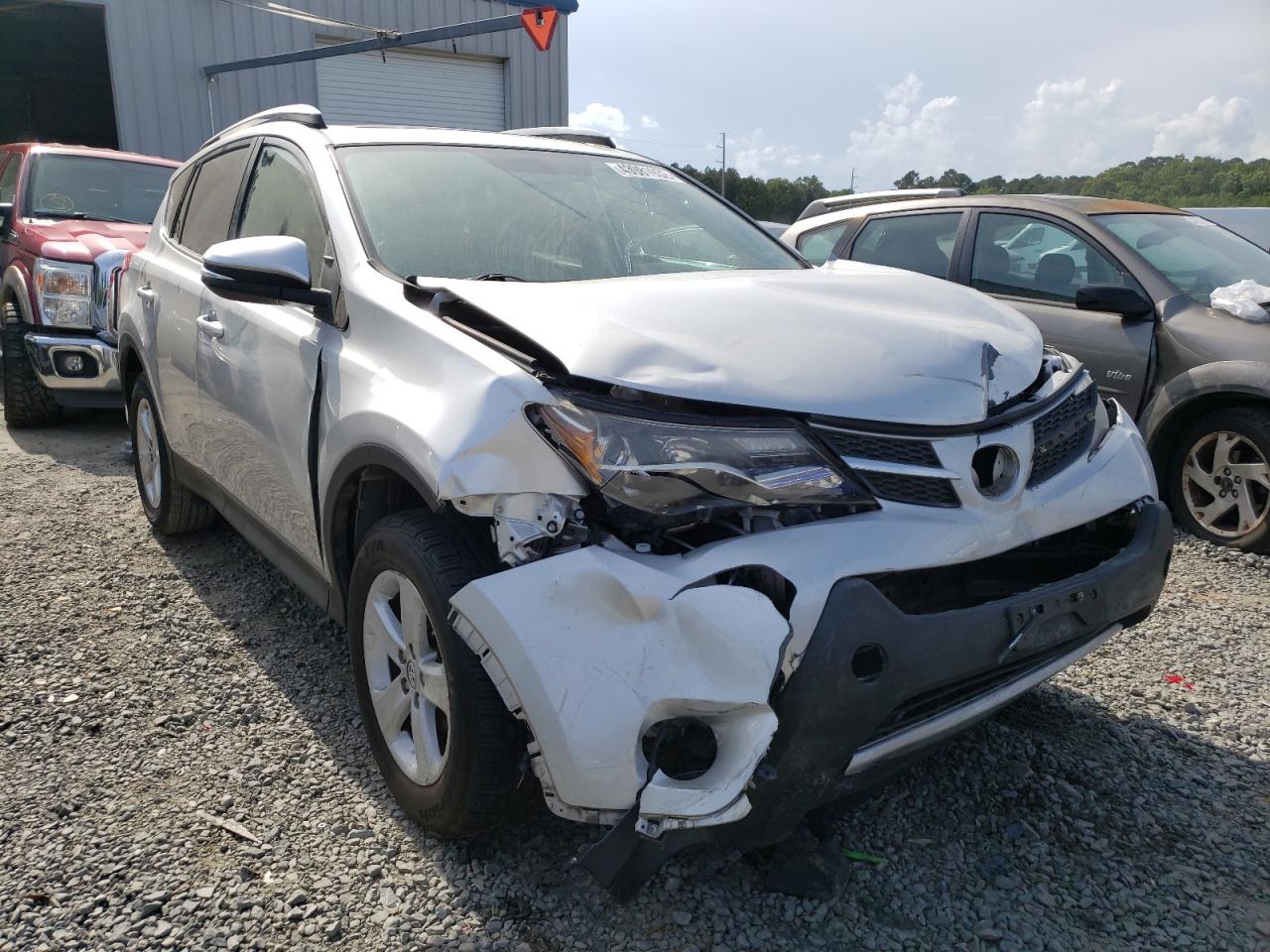 TOYOTA RAV4 XLE 2013 with VIN 2T3WFREV1DW019353 - Photo from auction