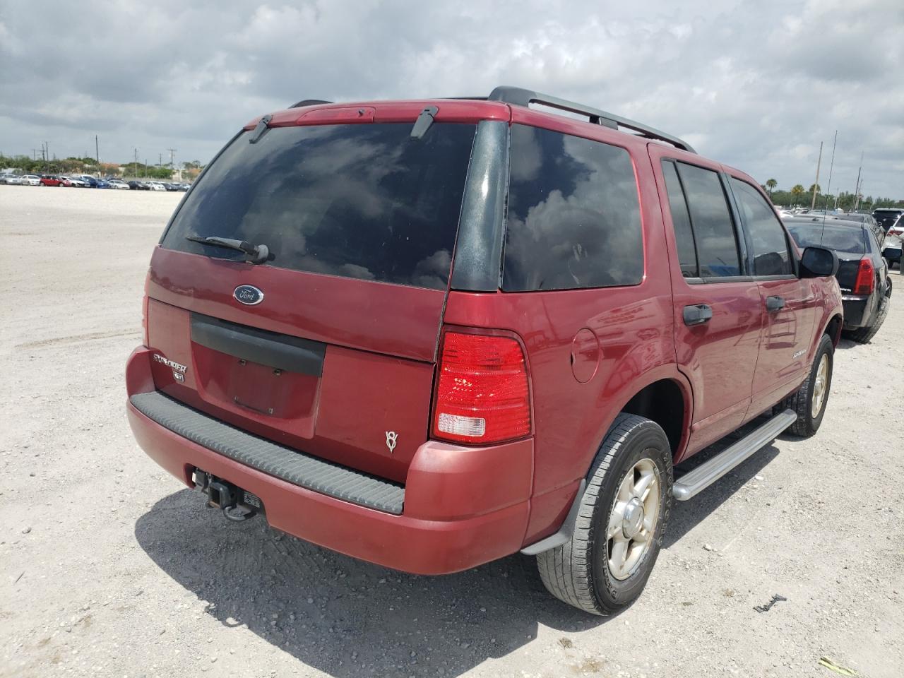 Photo 4 from auction – 2004 FORD EXPLORER X with VIN 1FMZU63W24UC38425