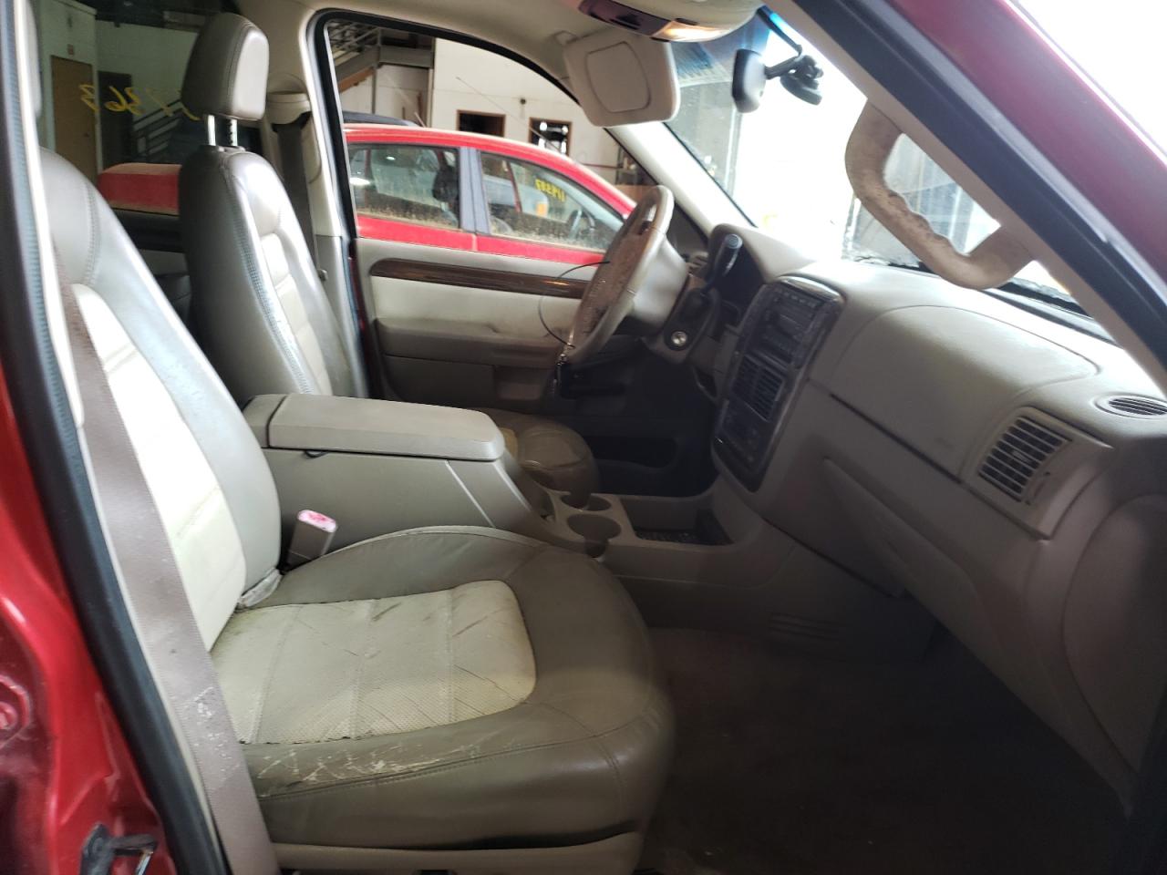 Photo 5 from auction – 2002 FORD EXPLORER E with VIN 1FMDU74E72ZA48092