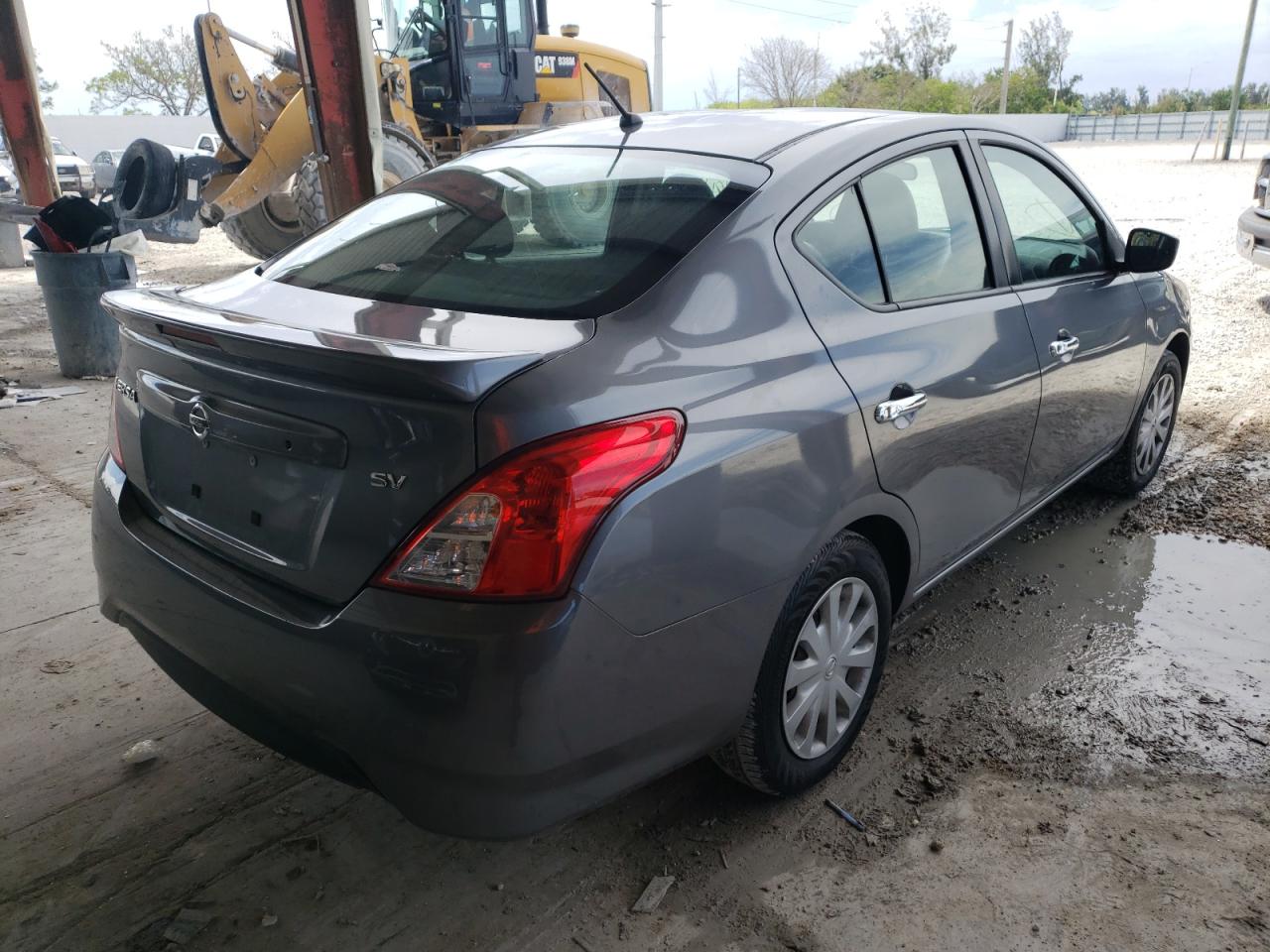 Photo 4 from auction – 2018 NISSAN VERSA S with VIN 3N1CN7AP3JL817912