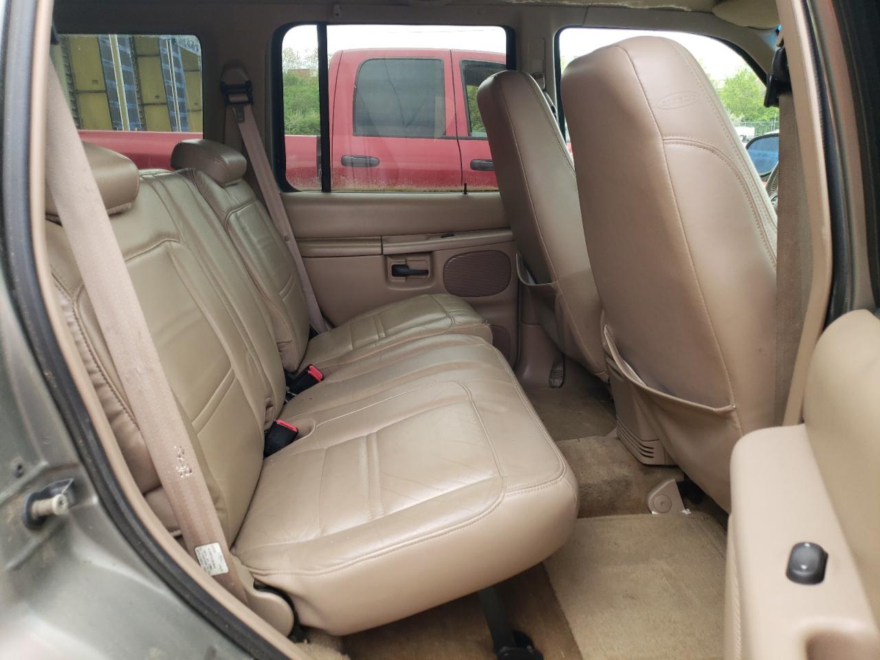 Photo 6 from auction – 2000 FORD EXPLORER E with VIN 1FMDU74E8YZA64388
