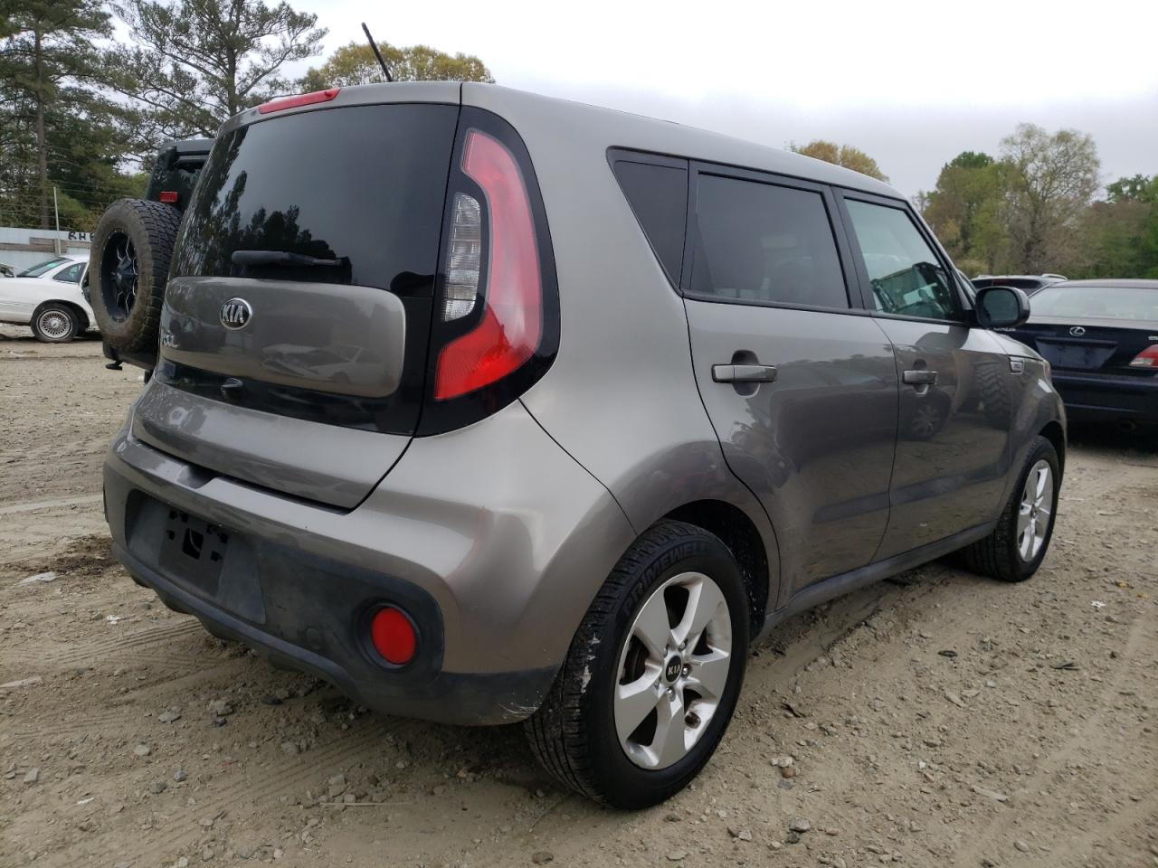 Photo 4 from auction – 2017 KIA SOUL with VIN KNDJN2A26H7412248