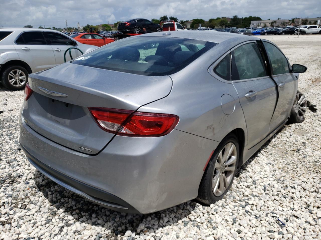 Photo 4 from auction – 2015 CHRYSLER 200 LIMITE with VIN 1C3CCCAB9FN701951