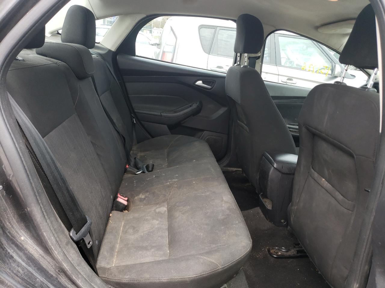 Photo 6 from auction – 2015 FORD FOCUS SE with VIN 1FADP3F29FL203392